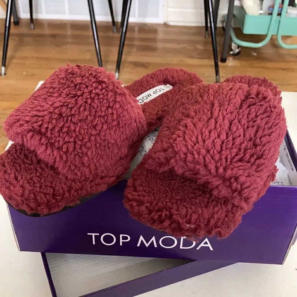 Top Moda Faux Fur Slippers - Picture 3 of 5